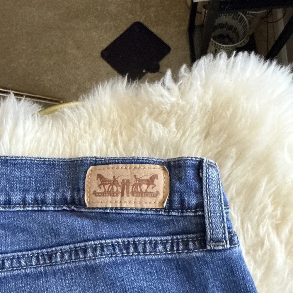 Levis Jeans 524 Too Superlow Juniors size 13M Low Rise Drnim Jeans